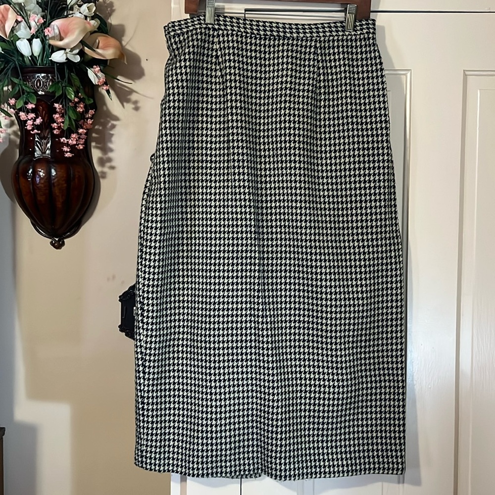 Academia style houndstooth maxi skirt, size 14